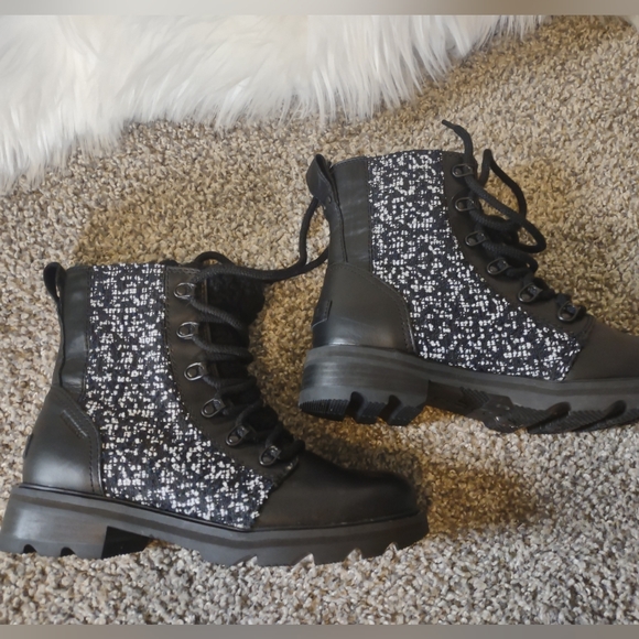 Sorel Lennox Cozy Boots - Picture 6 of 14